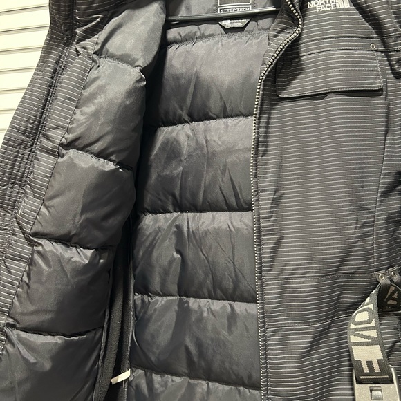 The north face sport winter jacket. - Picture 3 of 9